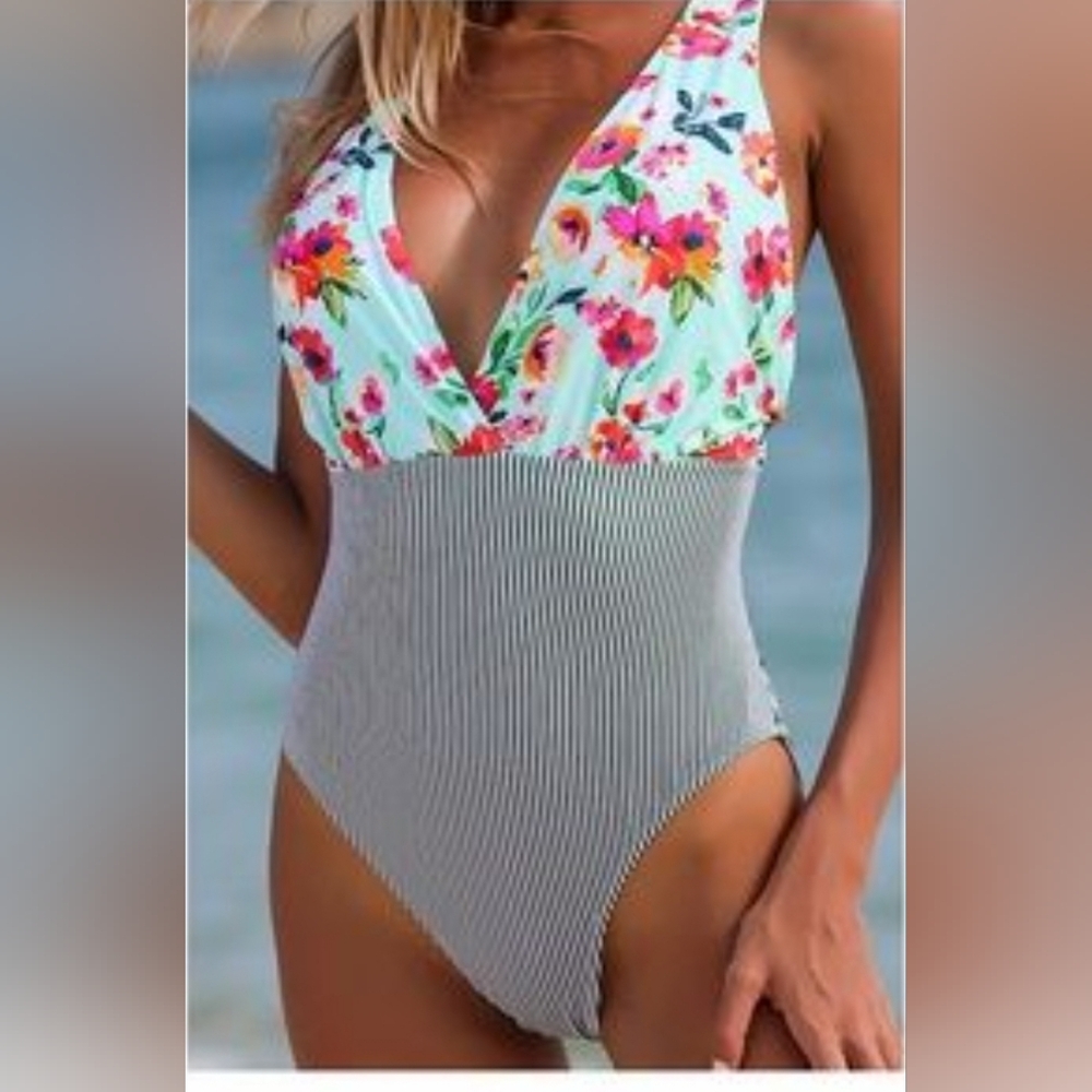 Cupshe Countryside Style Floral One-Piece Swimsuit, Removable Lined Cups, Medium